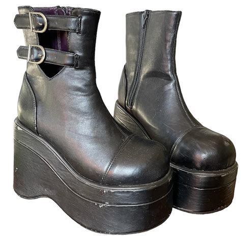 are hot topic shoes good quality